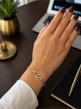 Gold Interlocking Link Bracelet 6.5-7.5"